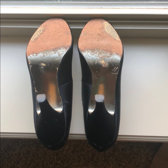 Steve Madden Black Satin Peep Toe Heels - Picture 4 of 7